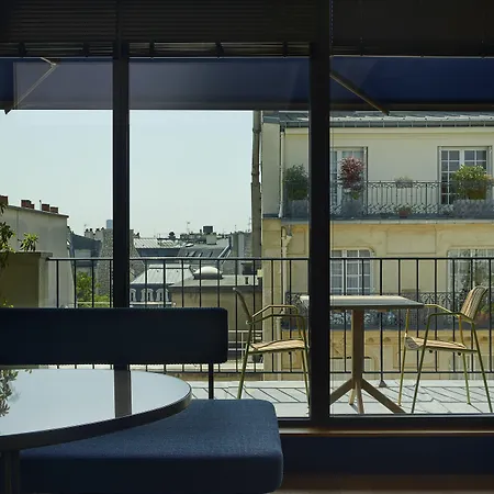 Отель Le Ballu Париж